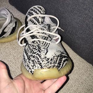 Zebra yeezy, size 10. Good condition.